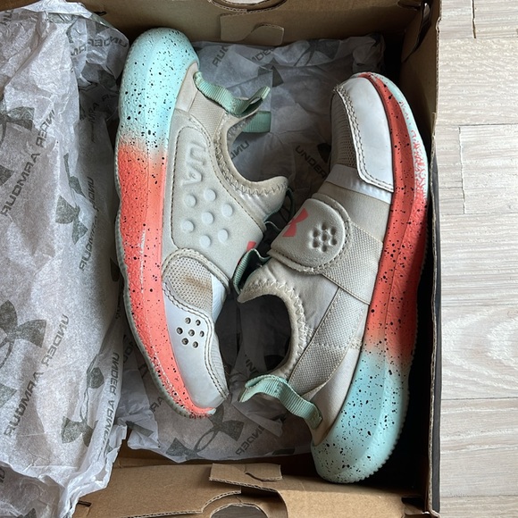 Girl’s Under Armour GPS Runplay Fade sneakers size 13K - Picture 3 of 8